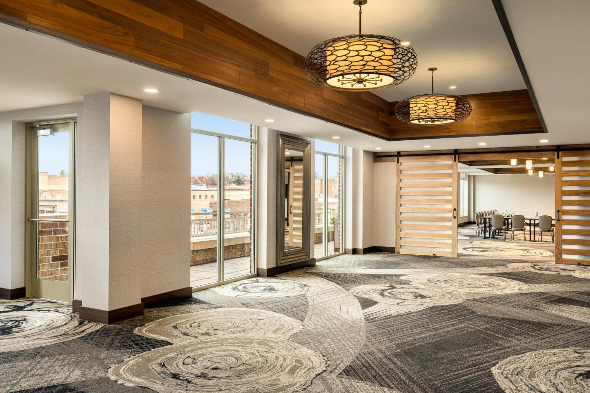 Hotel Indigo Naperville Riverwalk By Ihg Экстерьер фото