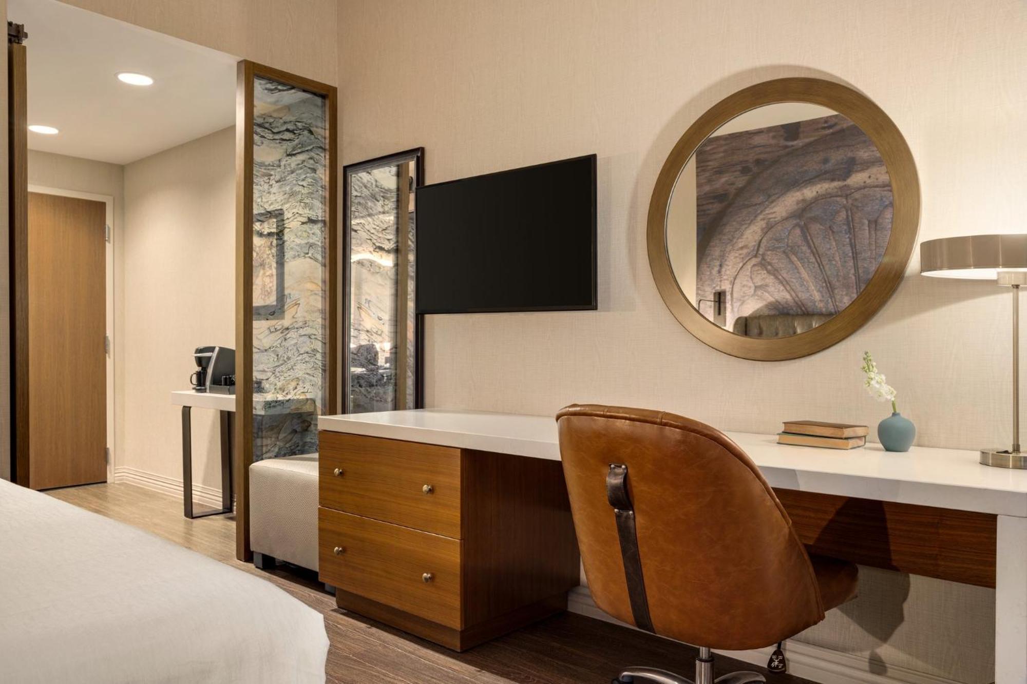 Hotel Indigo Naperville Riverwalk By Ihg Экстерьер фото