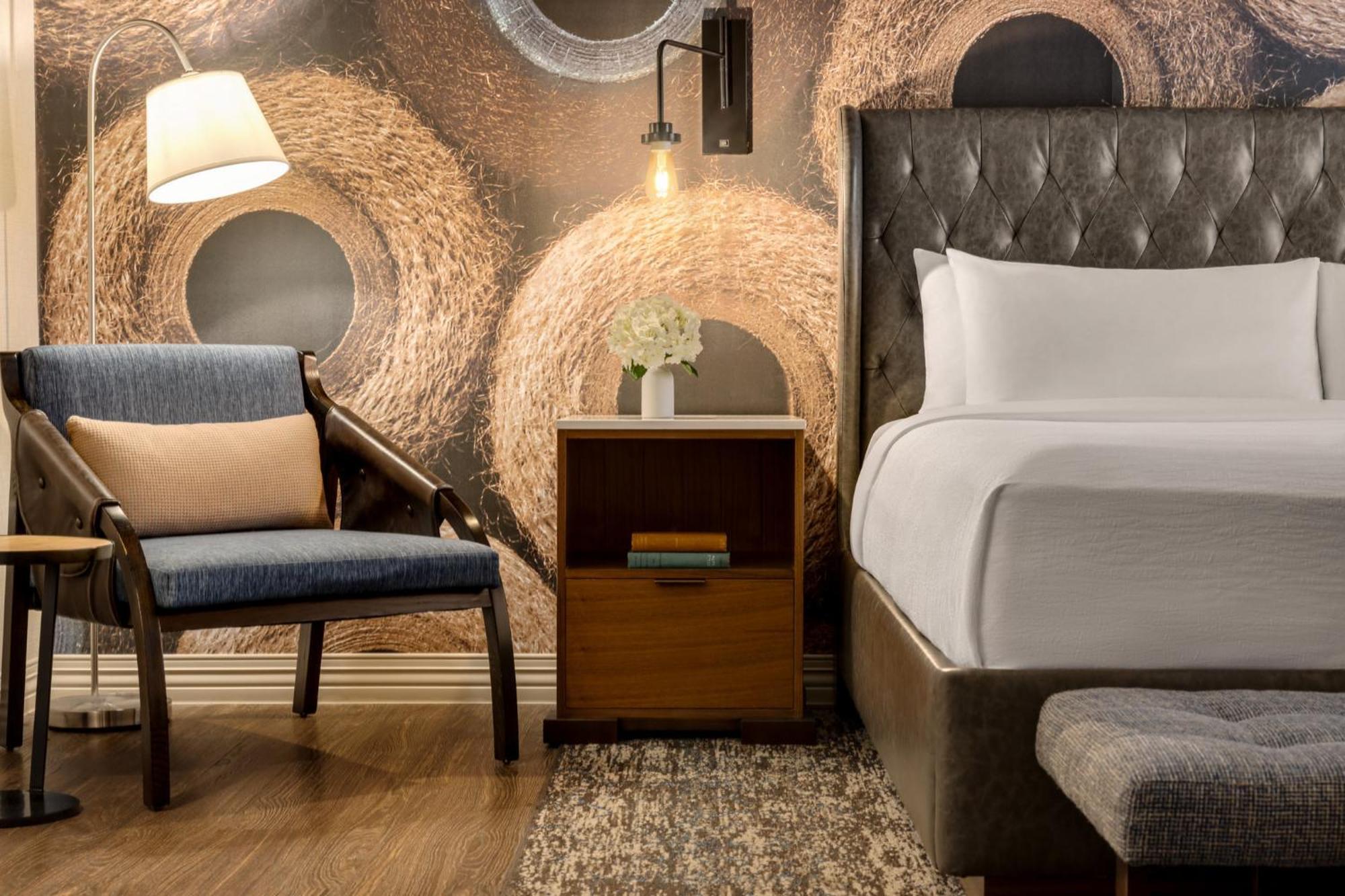 Hotel Indigo Naperville Riverwalk By Ihg Экстерьер фото